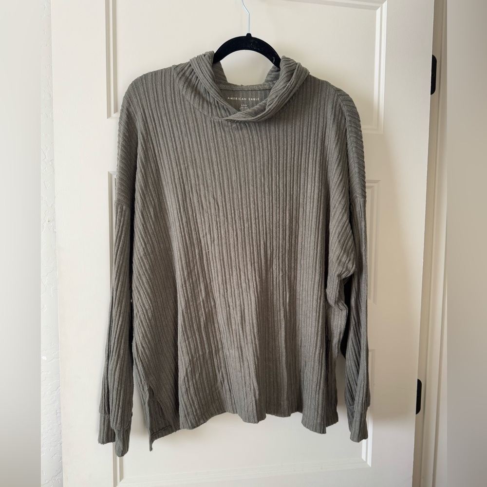 American Eagle hoodie shirt
